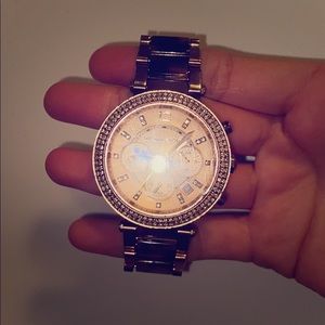 I am selling a Michael Kors designer watch